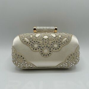 BADGLEY MISCHKA MSRP $159 Off White Clutch Purse with Gold Chain Diamond Detail